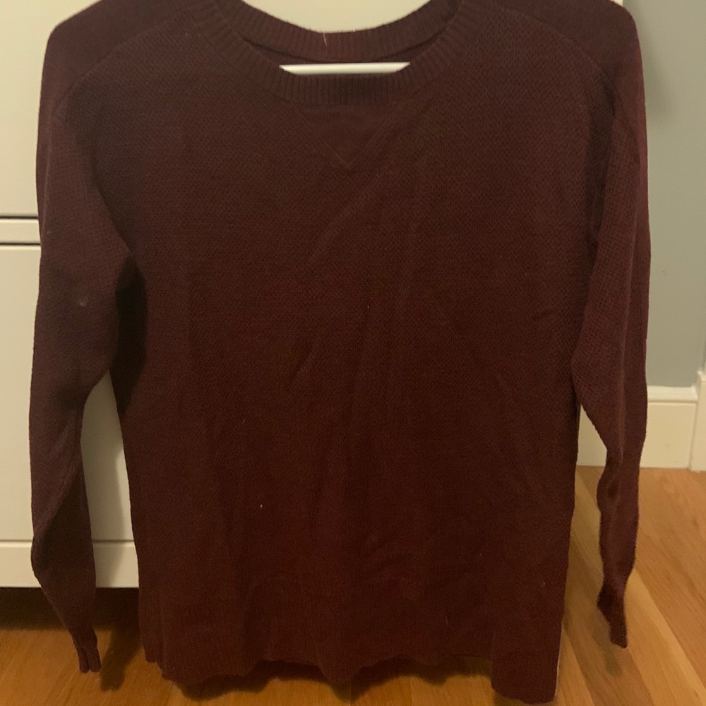 american eagle maroon sweater